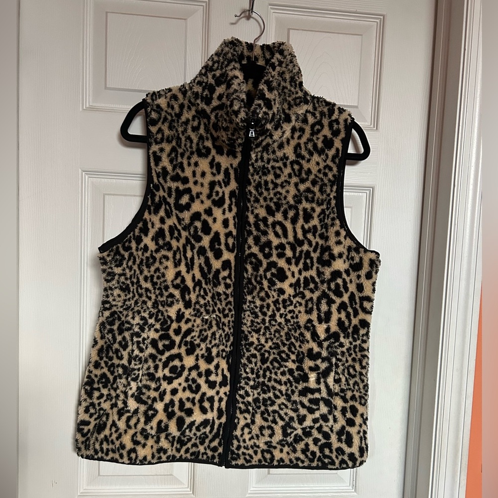 Chaps Leopard print Vest - NEW